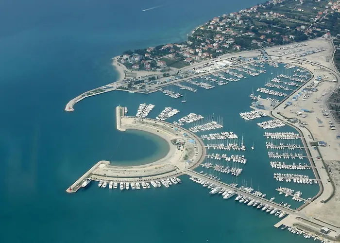 Kapetan アパート Sukošan